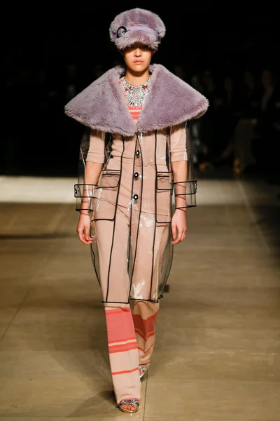 Look 4